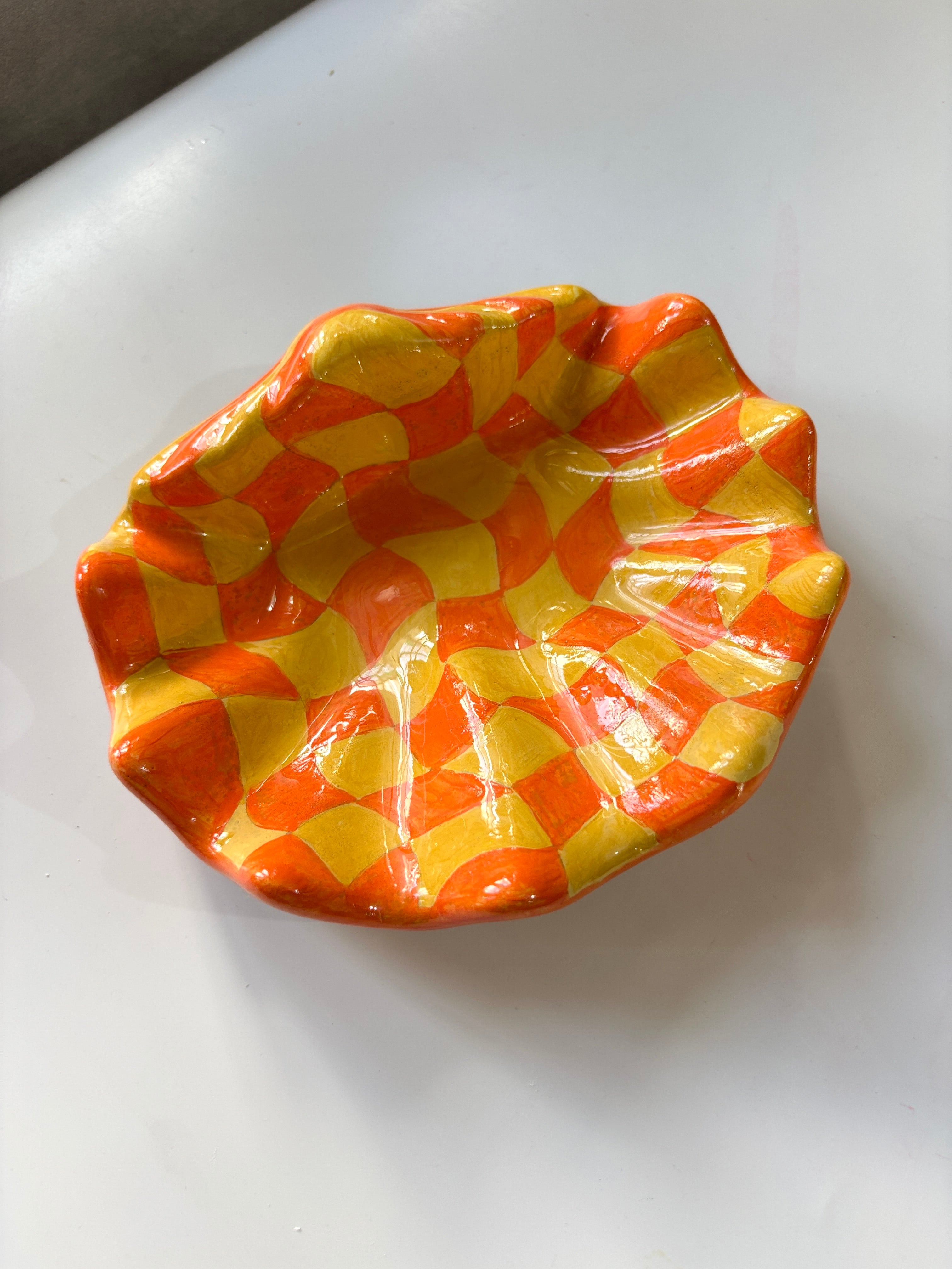 Checkered Clamshell